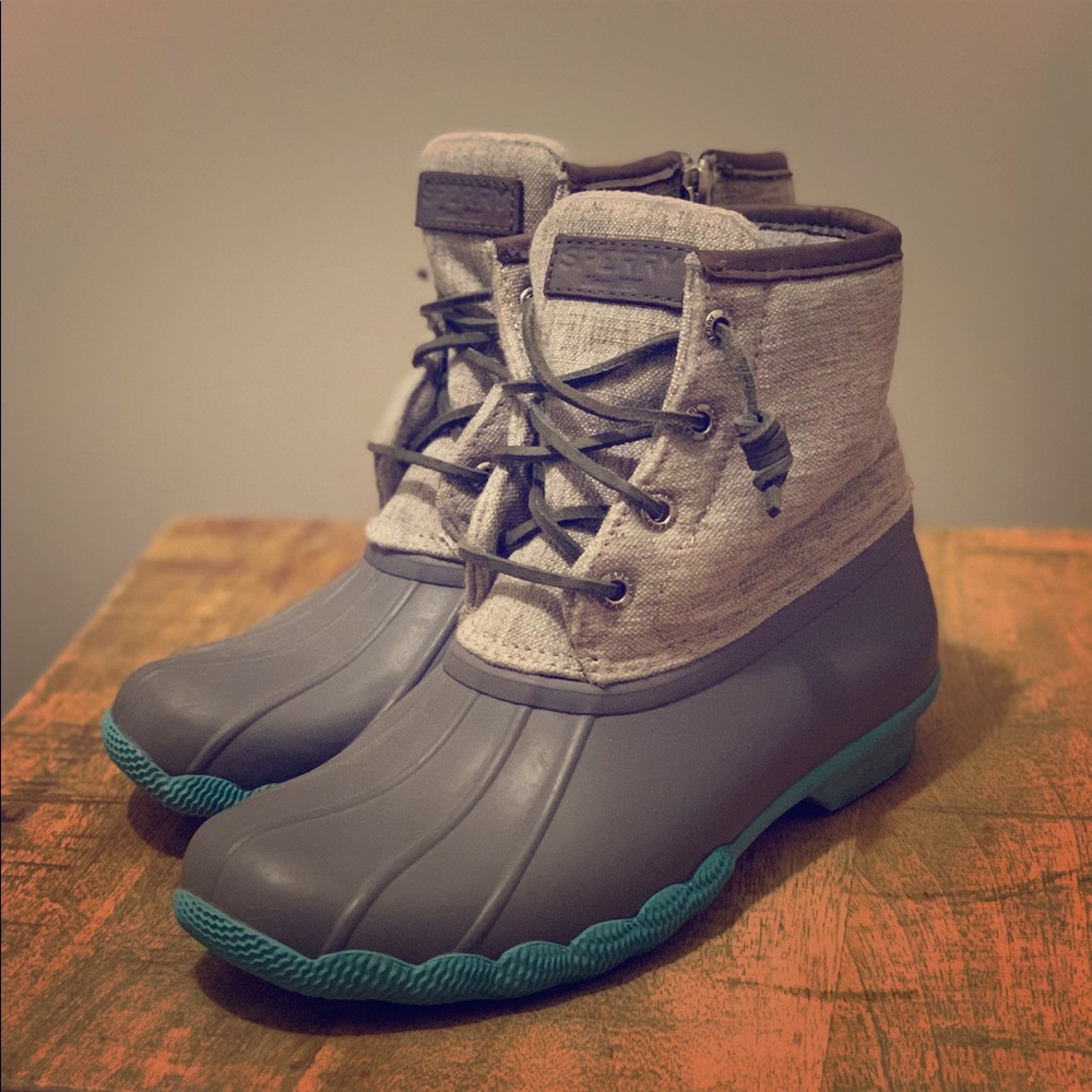 Grey/blue Sperry duck boot